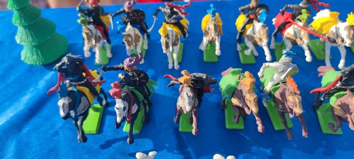 Lot de 31 Chevaliers cavaliers Britains - photo numéro 11