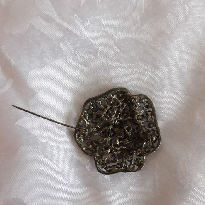 Faby27800 Broche en forme de fleur avec petites perles - photo numéro 3