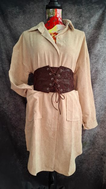 Robe chemise longue velours côtelé beige