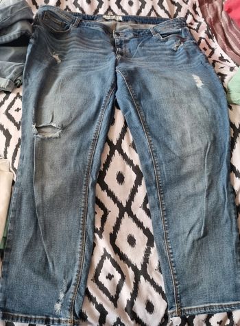Jean kiabi effet usé troué 52 porté Bon état