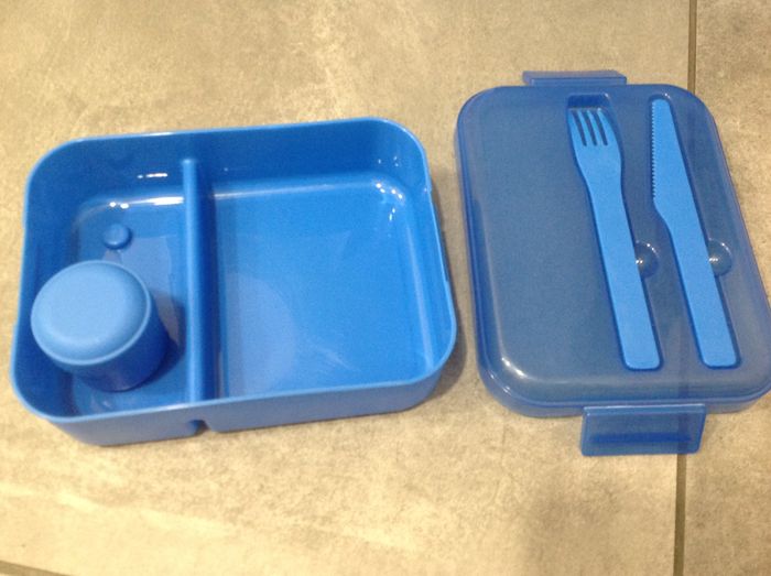 Lunch box / Boîte à repas bleue - photo numéro 5