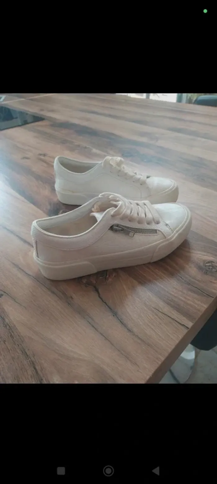 Baskets blanches crèmes Bershka 35