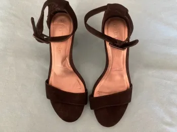 chaussure talon tamaris pointure 38
