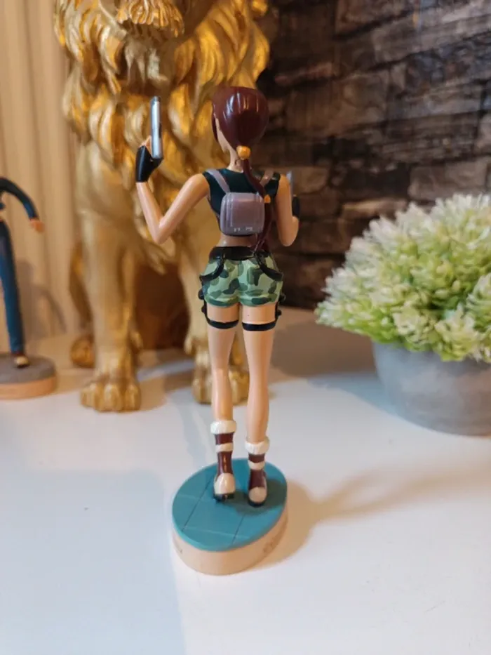 Figurine tomb raider - photo numéro 4