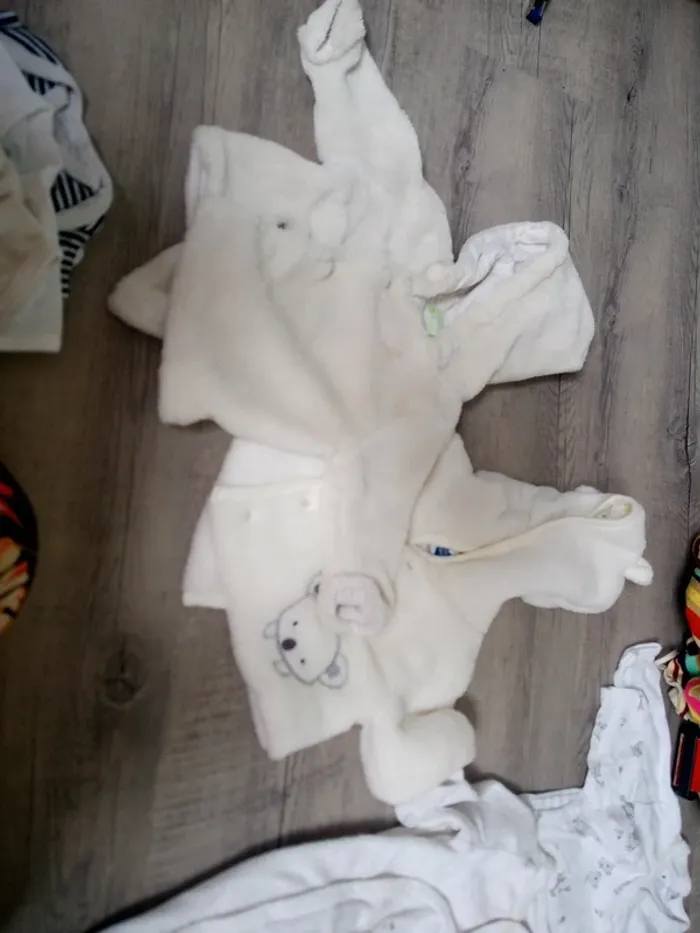 Lot vêtements naissance - photo numéro 2