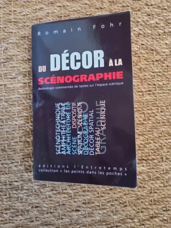 Du décor à la scénographie