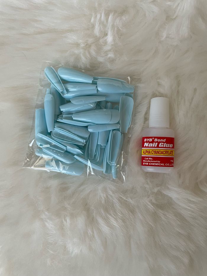 100x Faux ongles turquoise + colle
