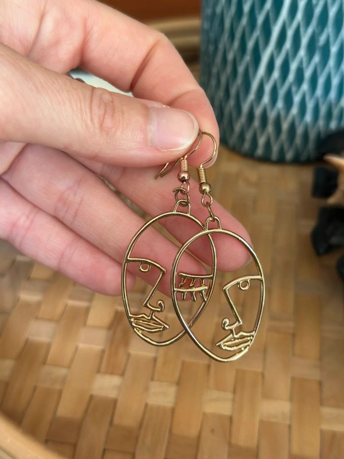 Boucles d’oreilles dorées – Forme visage artistique - photo numéro 5