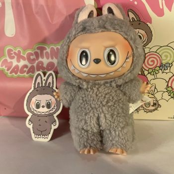 LABUBU Exciting Macaron – Sesame Bean – POP MART authentique