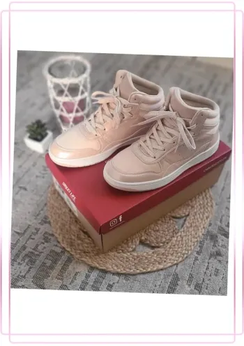 Baskets montantes  – neuves et confortables