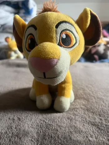 Peluche roi lion