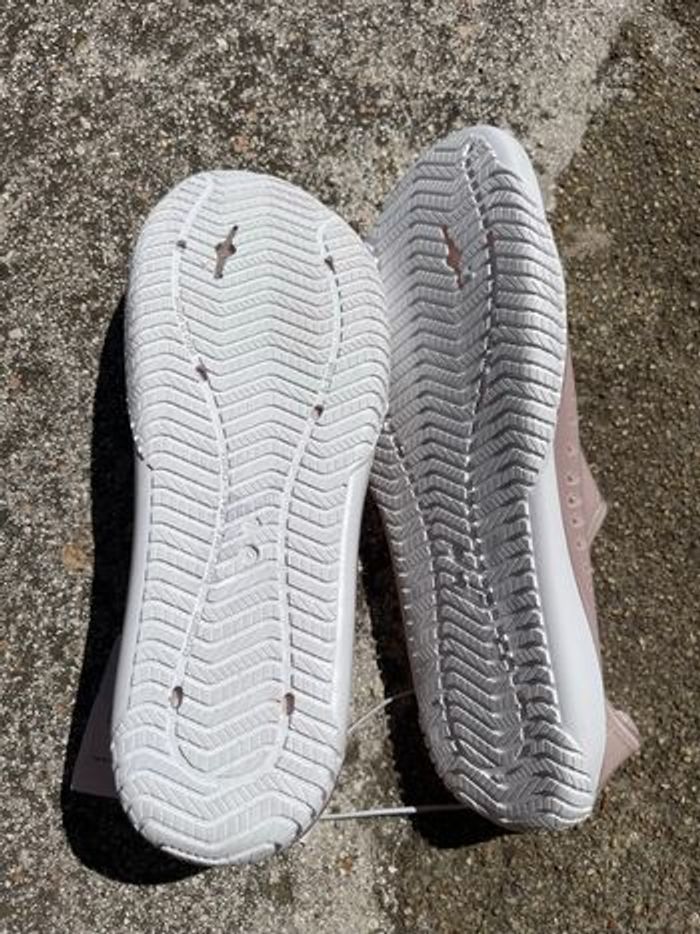 Chaussures de plage Femme neufs pointure 37 - photo numéro 2
