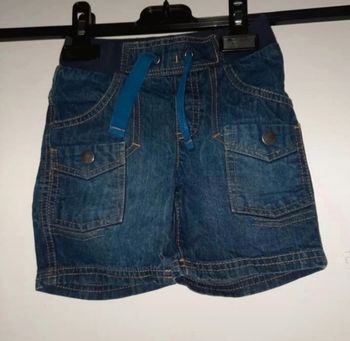 Short Kiabi taille 3 ans