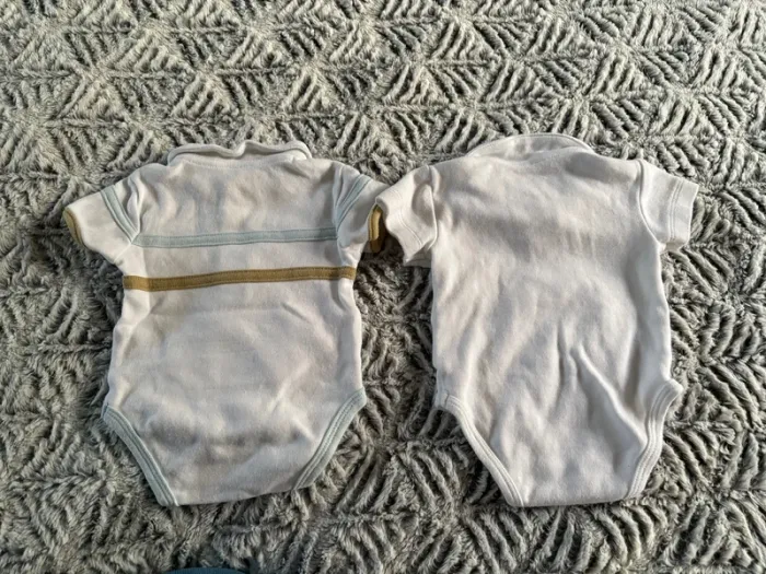 Lot 2 bodies manches courtes Vertbaudet 3 mois - photo numéro 2