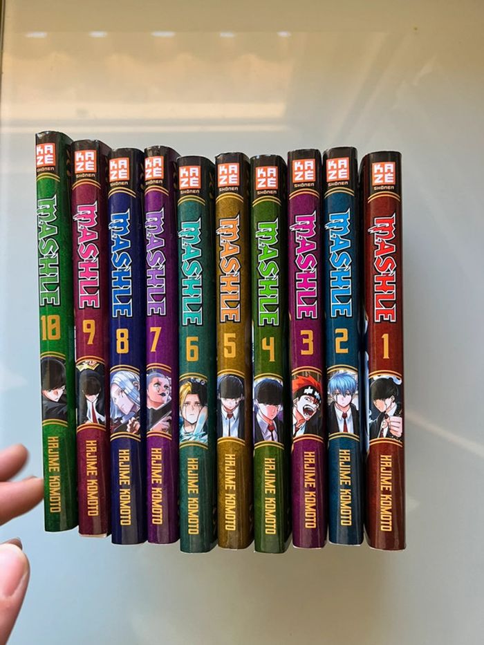 Lot 10 mangas Mashle - photo numéro 2