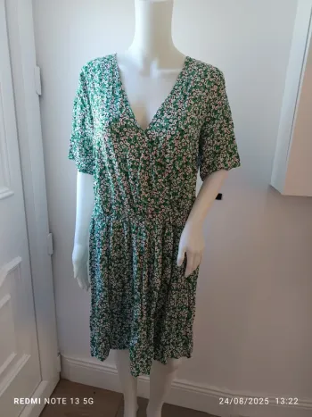 Magnifique robe verte fleurie Kiabi taille L