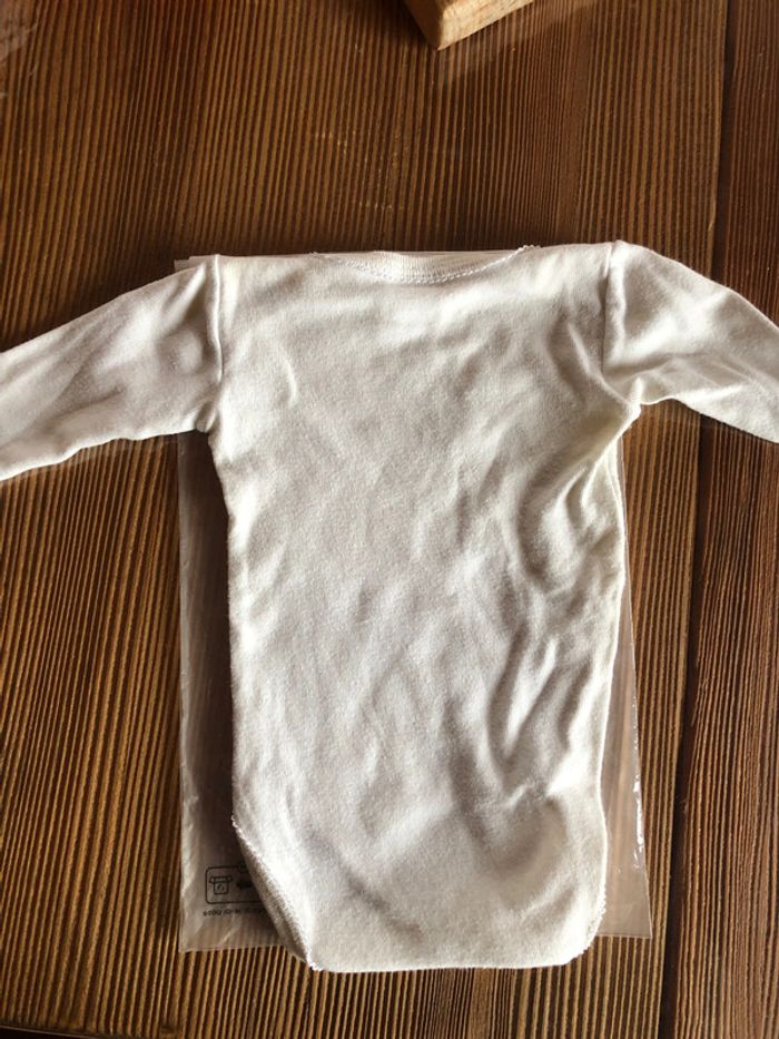 Lot deux bodies - photo numéro 7