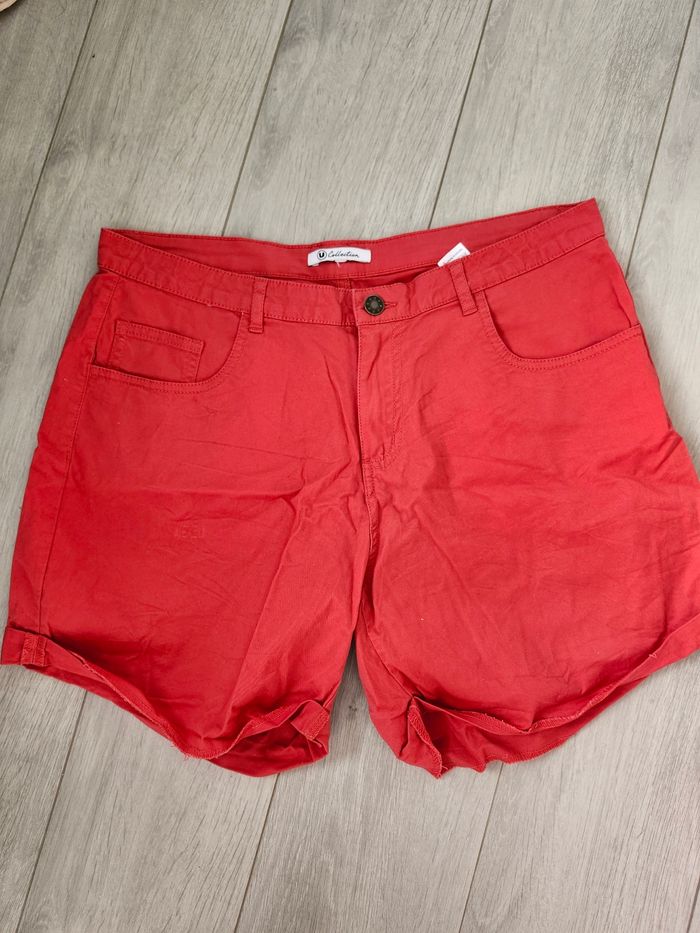 Short U Collection rouge taille 42