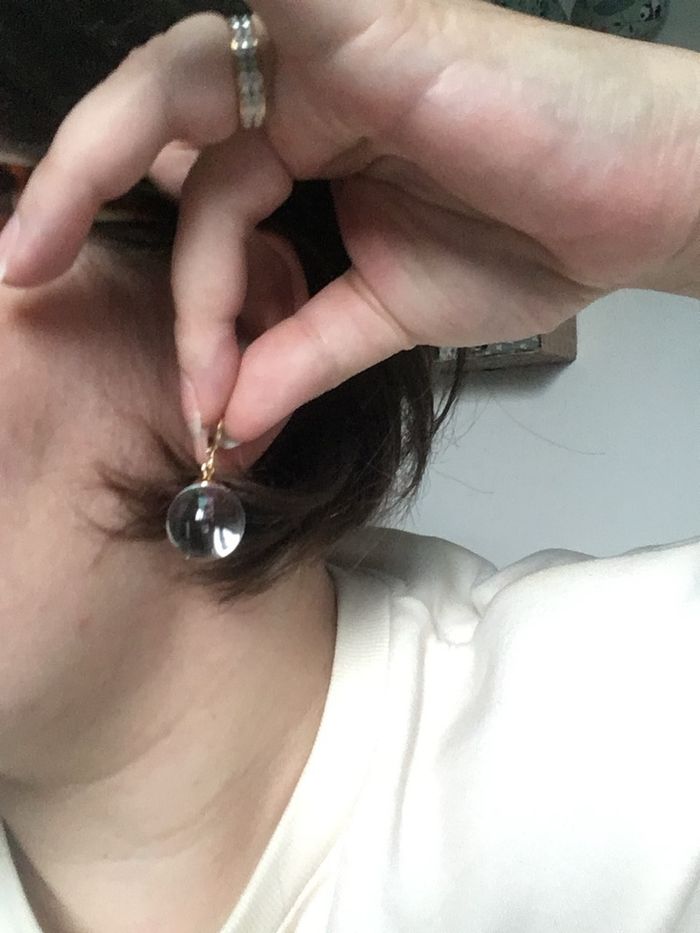 Boucles d’oreilles NEUVES femme forme ronde /  boule de cristal 🔮 couleur transparente - photo numéro 4