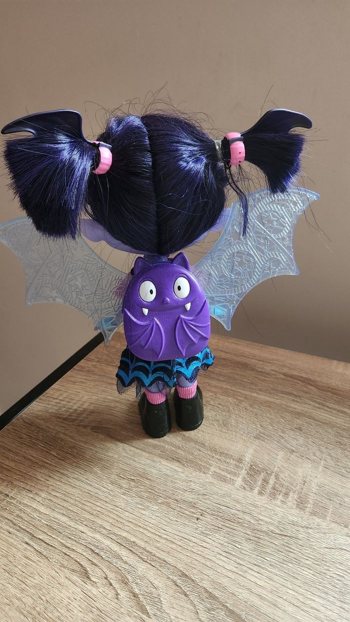 Poupée Disney Vampirina - photo numéro 3