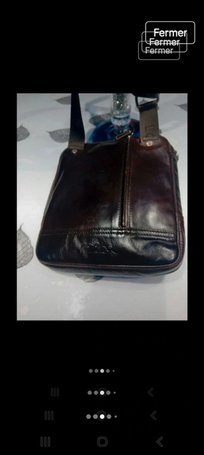 Pochette longchamp homme tt est visible sur les photos - photo numéro 3