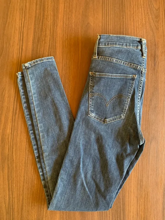 Jean Lévi’s 24 mile high super skinny