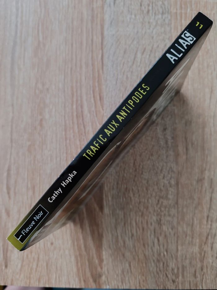 C. Hapka 🌸 Alias Trafic aux antipodes - photo numéro 3