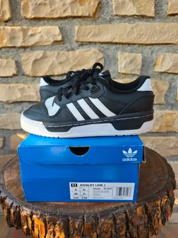 Baskets Adidas