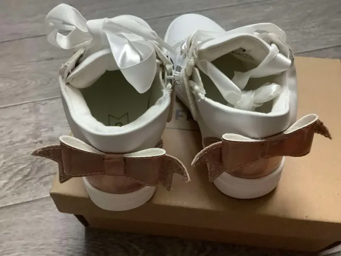 Baskets Friboo 25 Neuve Noeud à l’arrière / lacets satinés / fermeture eclair sur le coté - photo numéro 3