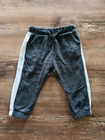 Jogging gris et blanc 2 ans