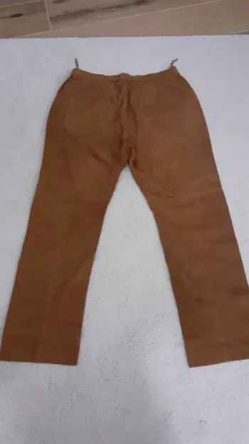 Magnifique pantalon Daim Mango