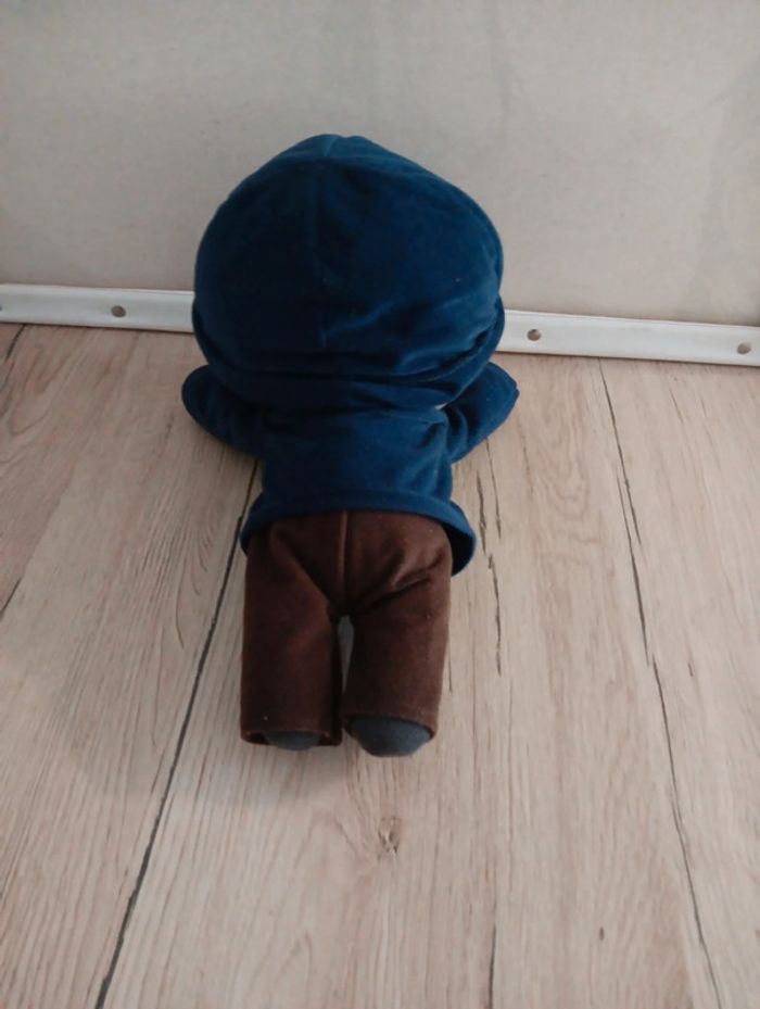 Peluche allongé akai détective Conan - photo numéro 3