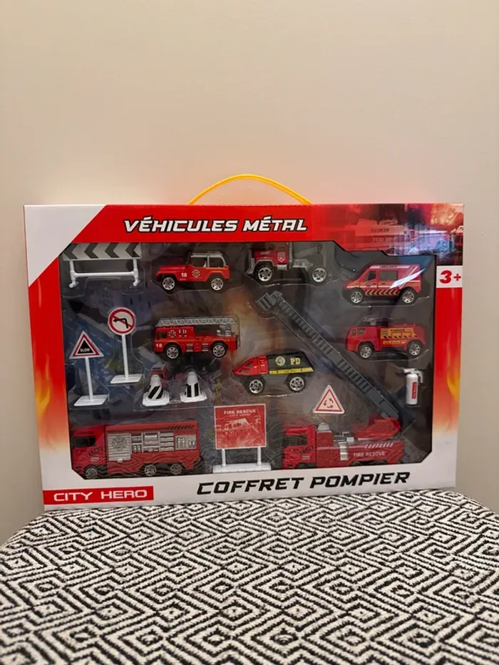 WDK - Coffret Véhicules Métal de Pompier - 16 pièces - 3 ans et +