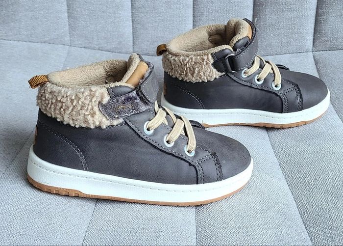 Chassures montantes fourrées taille 23