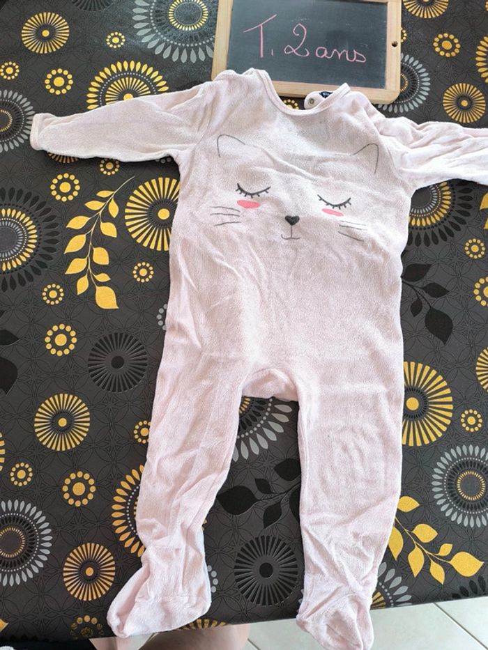 Pyjama taille 2 ans en très bon état
