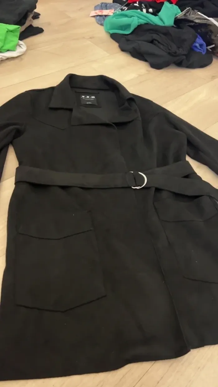 Trench bershka taille M effet peau de pêche neuf