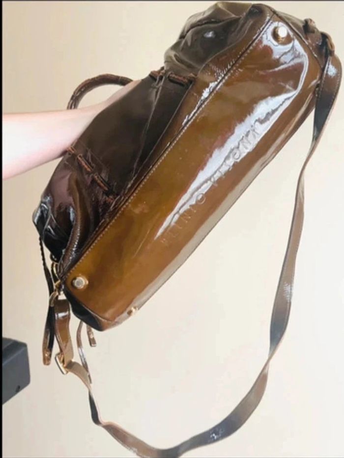 Sublime sac en cuir vernis plinio visona - photo numéro 18