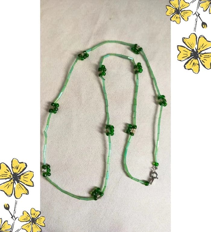 Collier perles tubes et fleurs en perles vertes – Collection Émeraude Urbaine - photo numéro 3