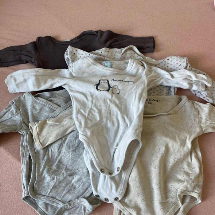Lot 5 bodies manches longues – 3 mois - photo numéro 2