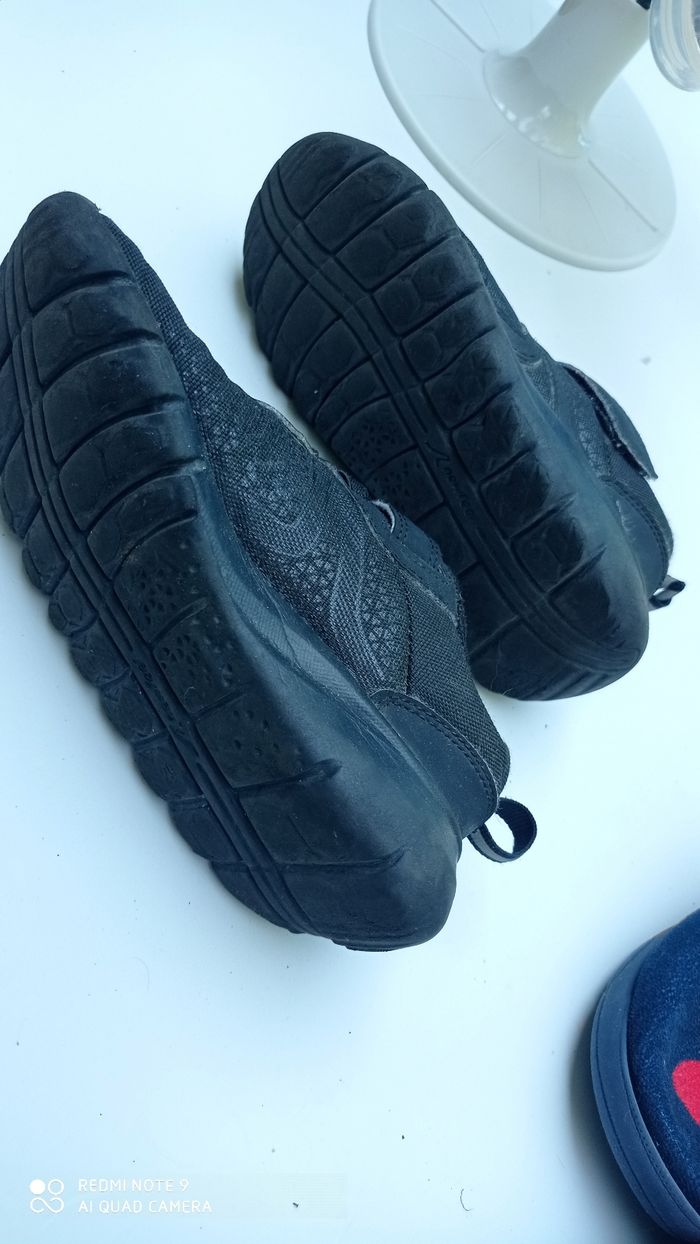 Baskets Decathlon couleur noir - photo numéro 3