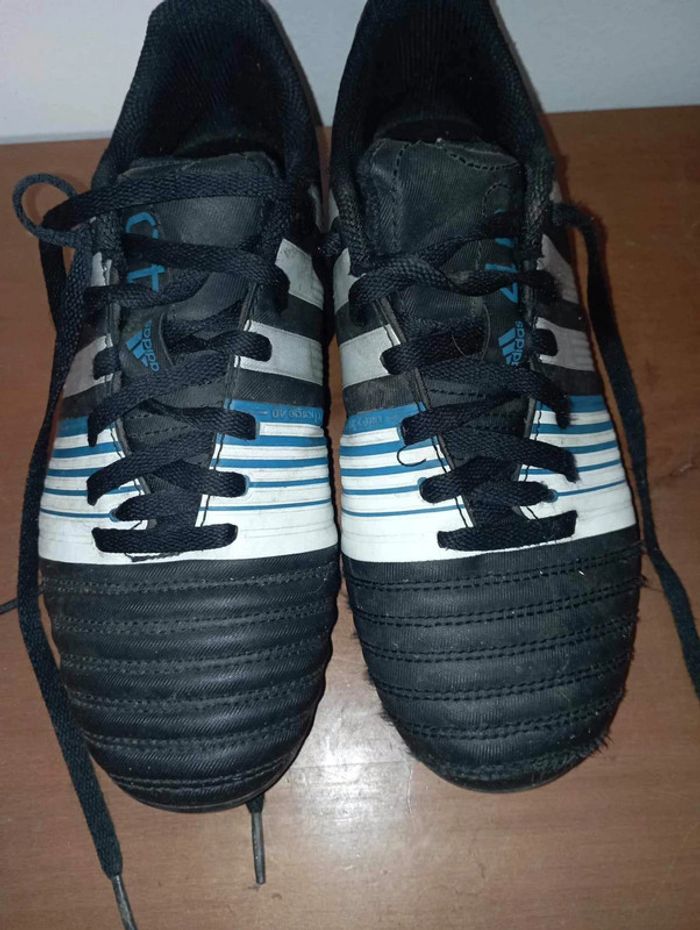 Basket de football enfants taille 38 marque Adidas très bon état - photo numéro 2