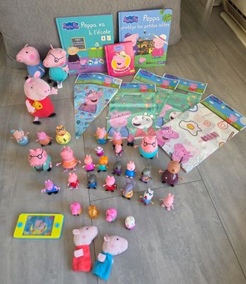 Lot figurines Peppa Pig - 2 livres - 3 Peluches etc .. Kit anniversaire Neuf