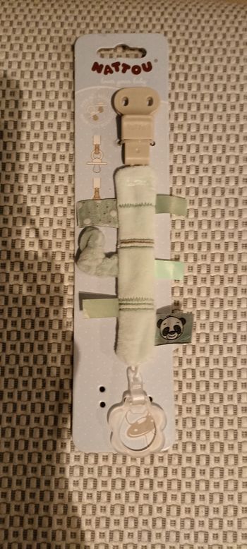 Attache tétine