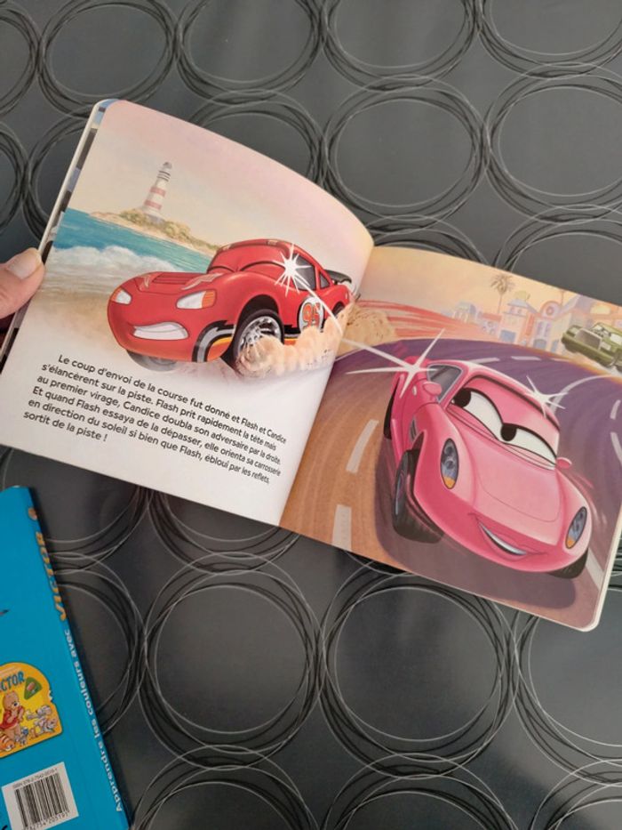 Livre Cars en excellent état - photo numéro 3