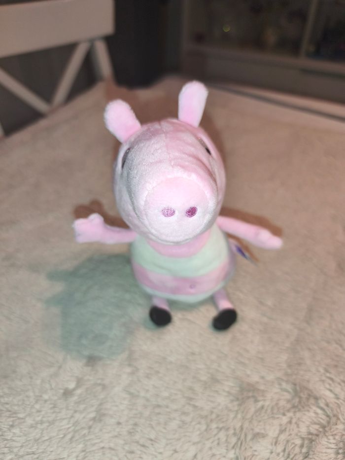 Peluche Peppa pig - photo numéro 2
