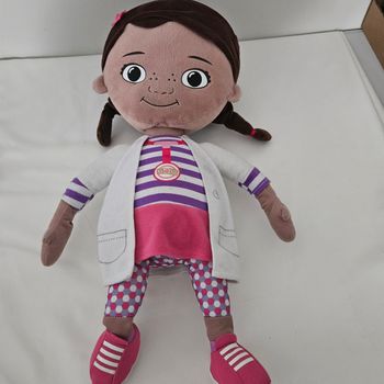 Grande poupée docteur la peluche disney