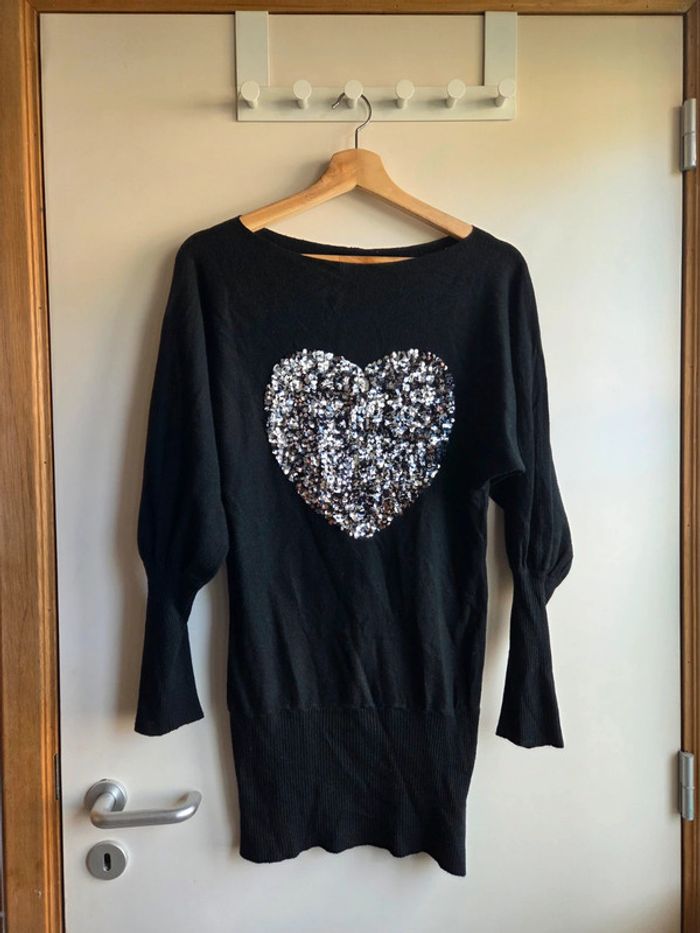 Tunique noire à sequins coeur - via code - taille m