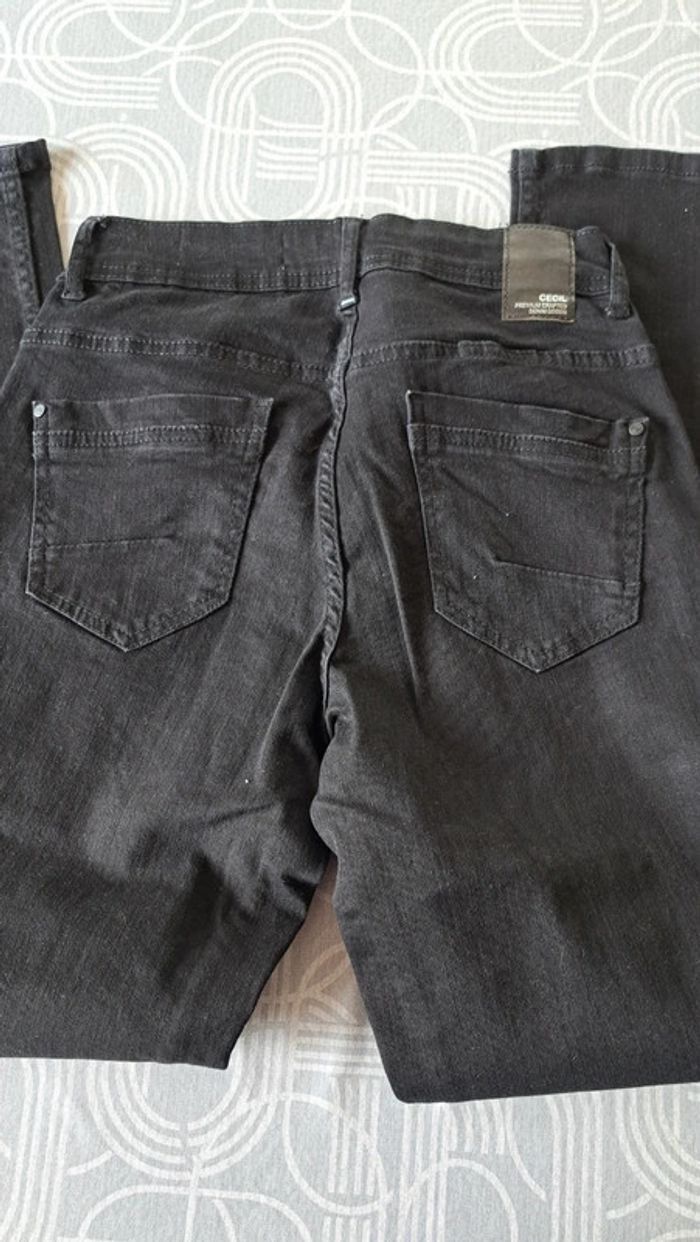 Pantalon noir - photo numéro 3