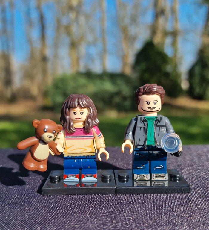 Minifigure Jeu vidéo Film horreur FNAF Five Nights At Freddy's   lot de 2 figurines    Abby et Mike