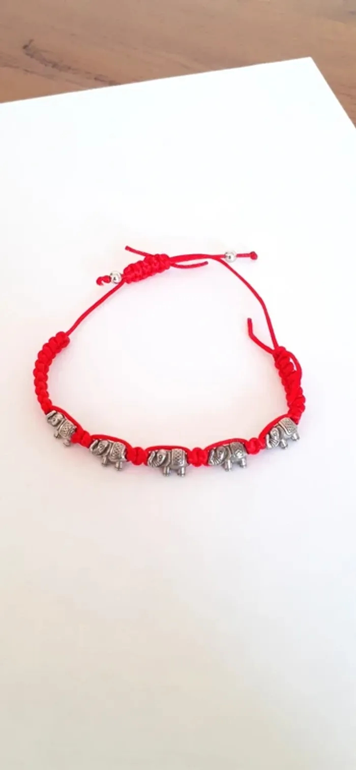 Joli bracelet avec des éléphants. - photo numéro 2